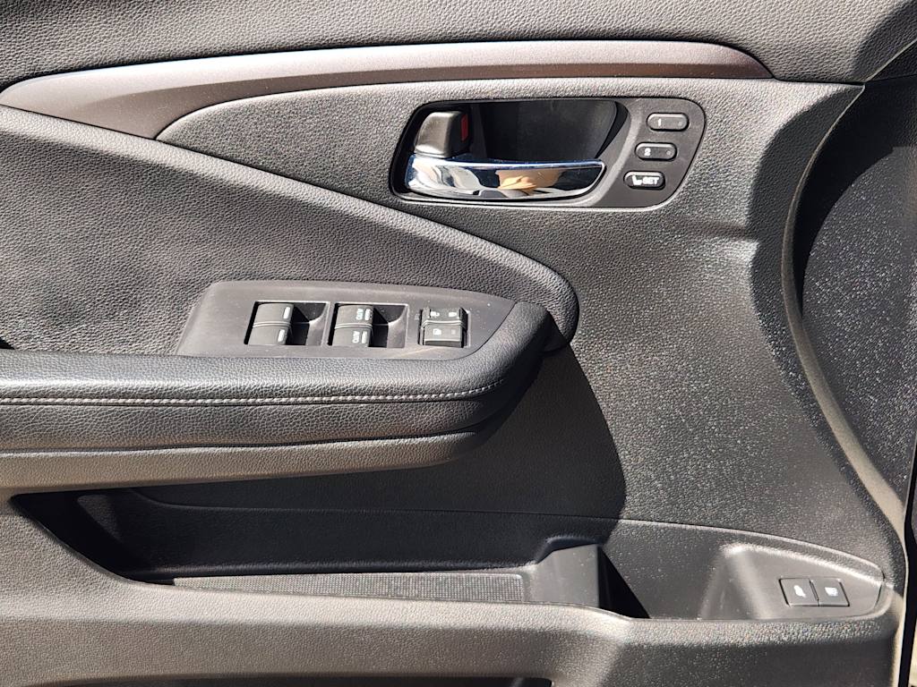 Thumbnail: 2019 Honda Pilot - 27