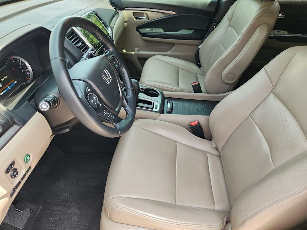 Thumbnail: 2017 Honda Pilot - 8