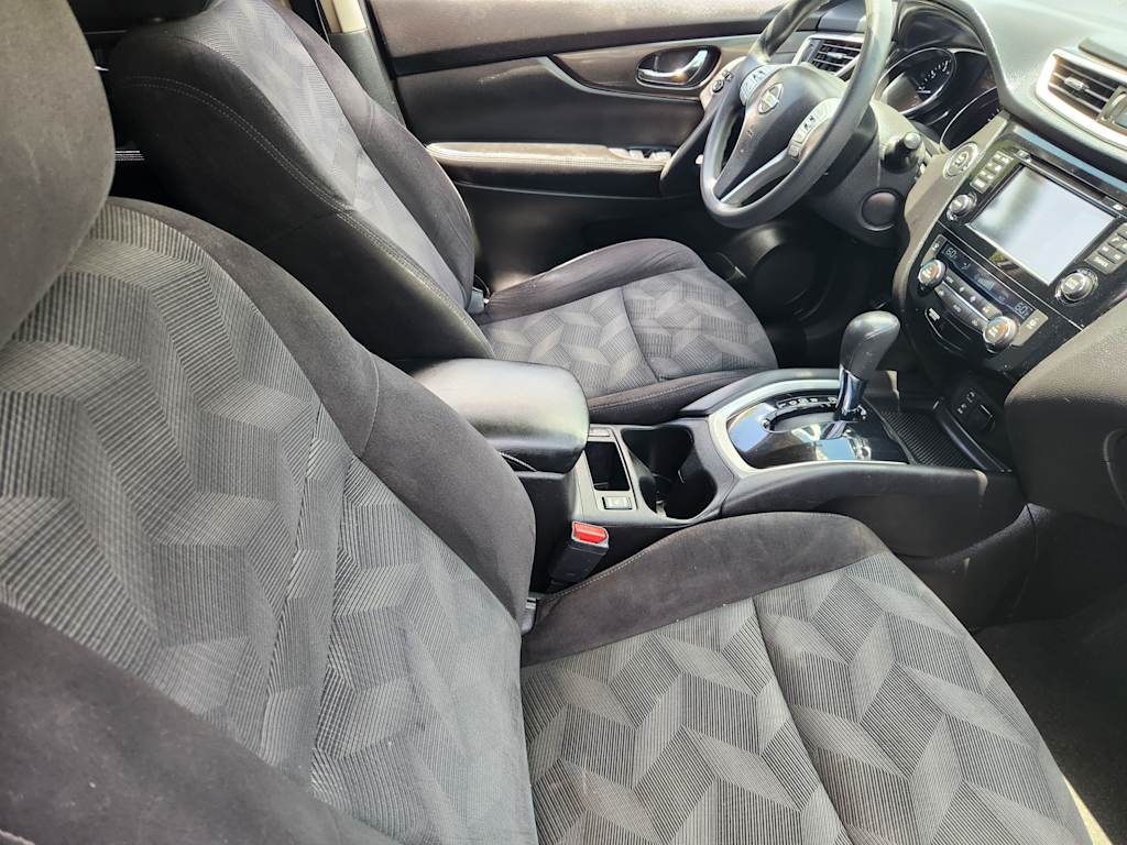 Thumbnail: 2015 Nissan Rogue - 9