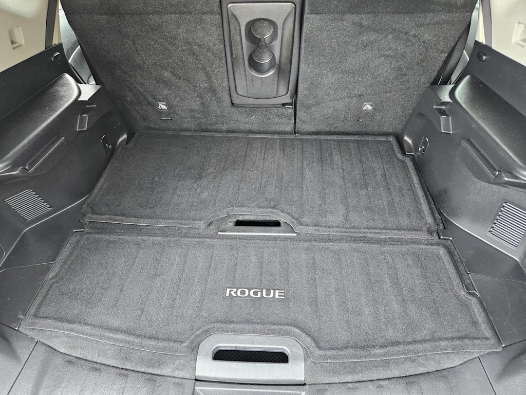 Thumbnail: 2019 Nissan Rogue - 18