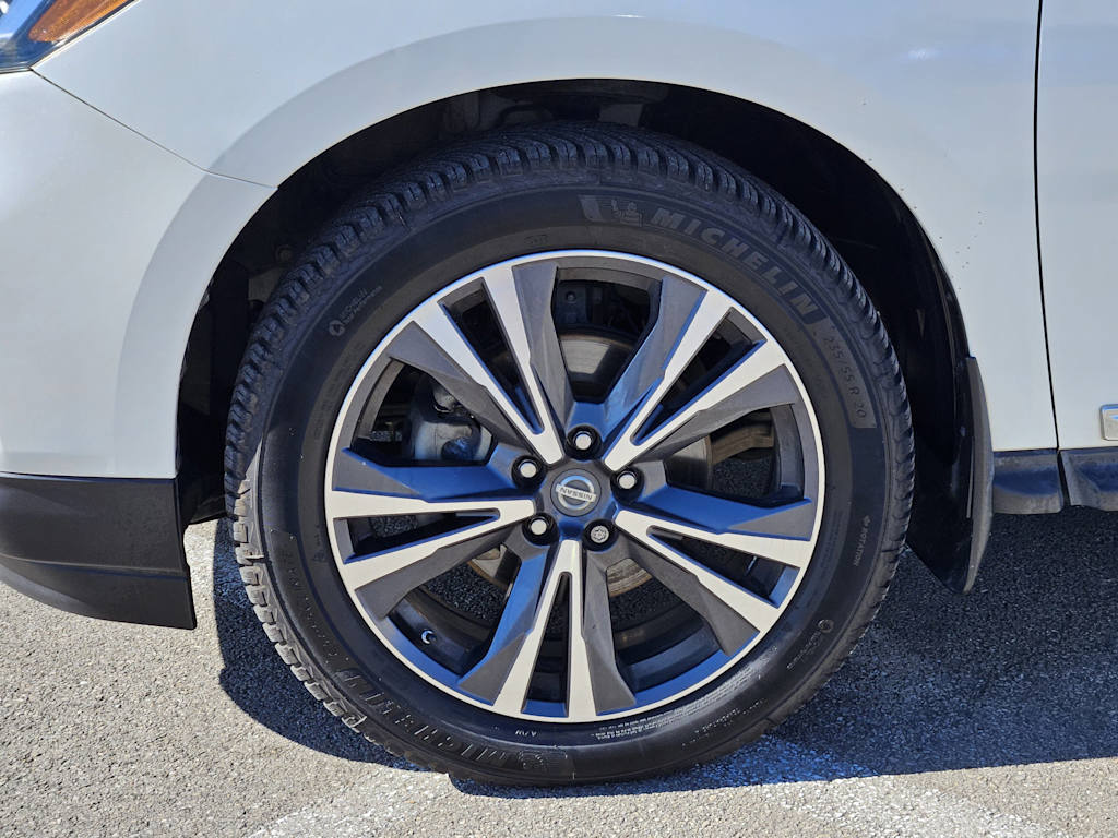 Thumbnail: 2017 Nissan Pathfinder - 23