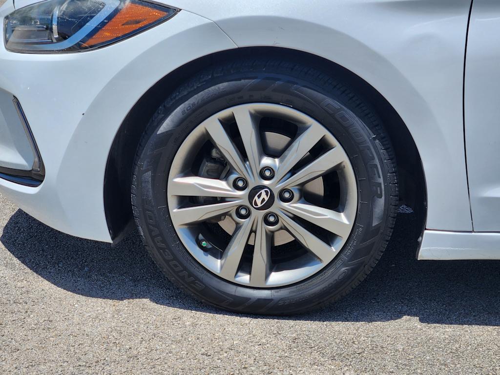 Thumbnail: 2018 Hyundai Elantra - 20