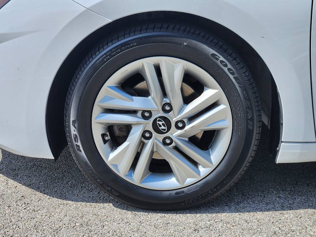 Thumbnail: 2020 Hyundai Elantra - 22