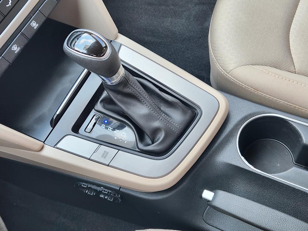 Thumbnail: 2017 Hyundai Elantra - 14
