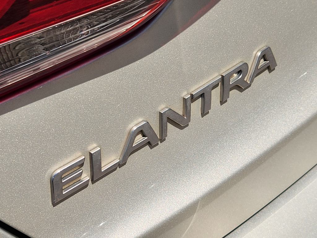 Thumbnail: 2017 Hyundai Elantra - 5