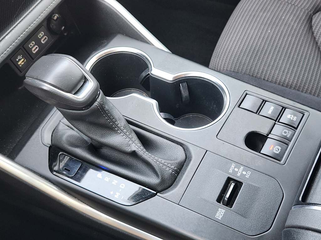 Thumbnail: 2023 Toyota Highlander - 14