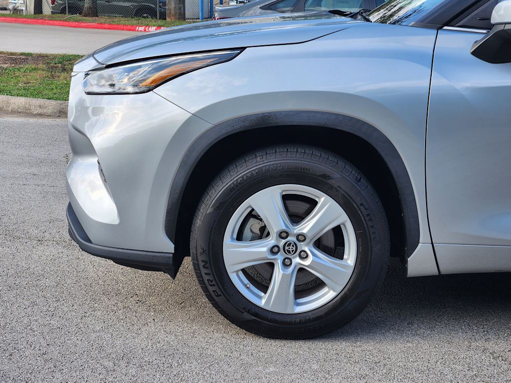 Thumbnail: 2023 Toyota Highlander - 6