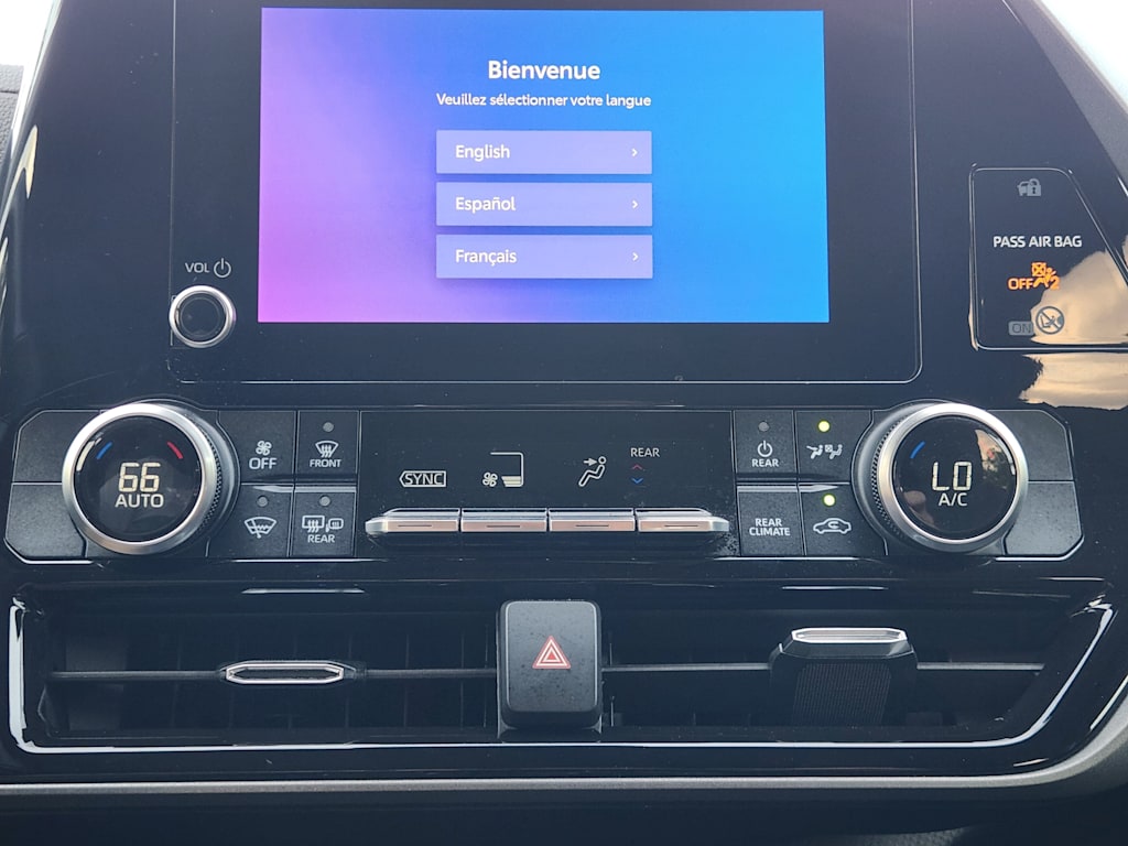 Thumbnail: 2023 Toyota Highlander - 13