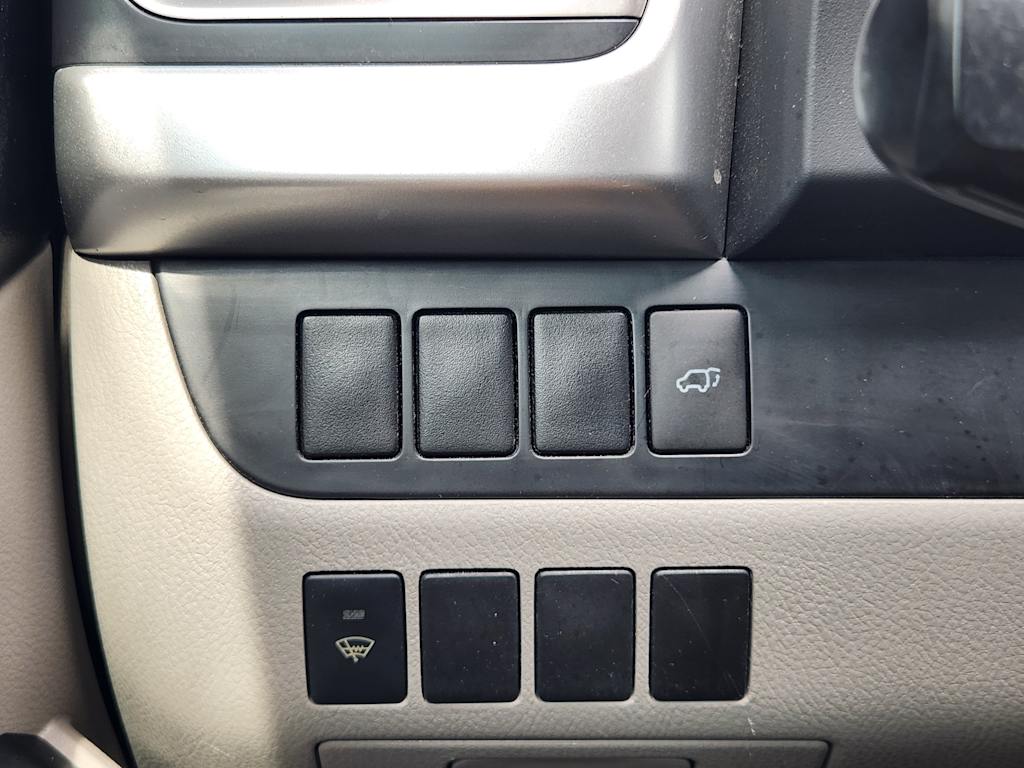 Thumbnail: 2014 Toyota Highlander - 27