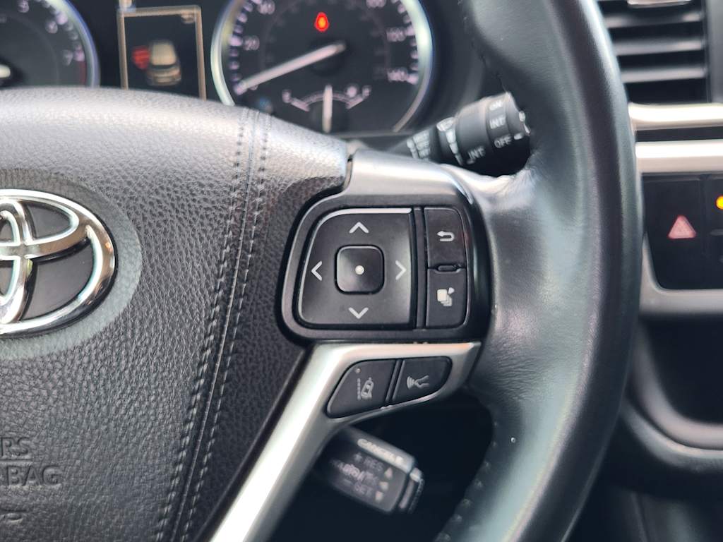 Thumbnail: 2019 Toyota Highlander - 31