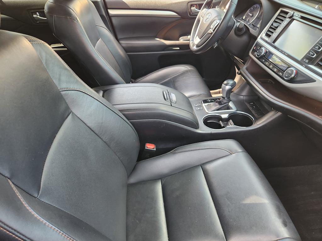 Thumbnail: 2019 Toyota Highlander - 10