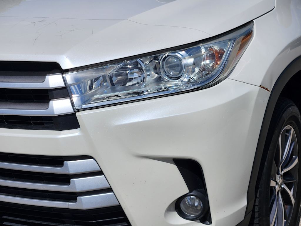 Thumbnail: 2019 Toyota Highlander - 21