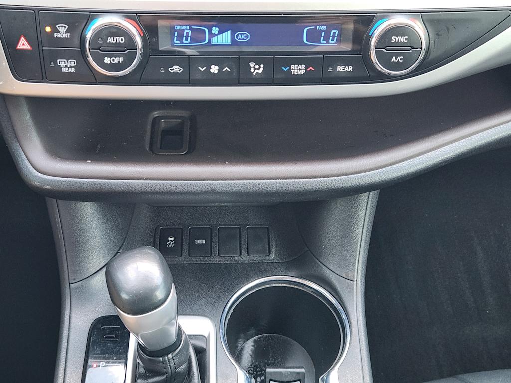 Thumbnail: 2019 Toyota Highlander - 14