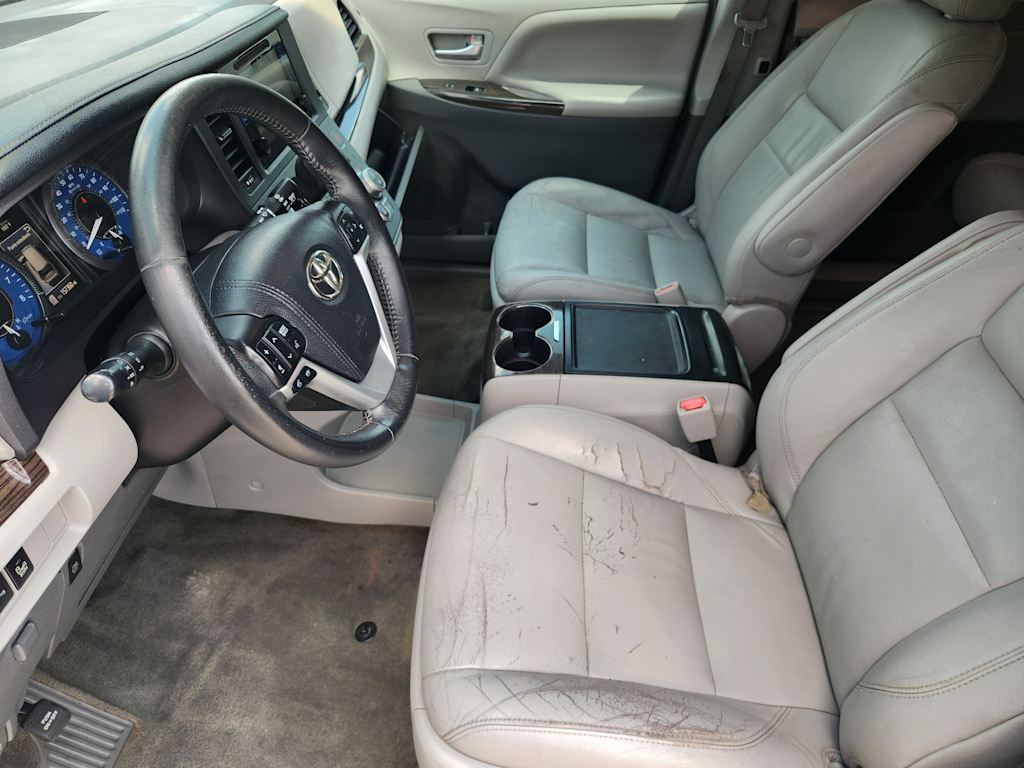 Thumbnail: 2016 Toyota Sienna - 8