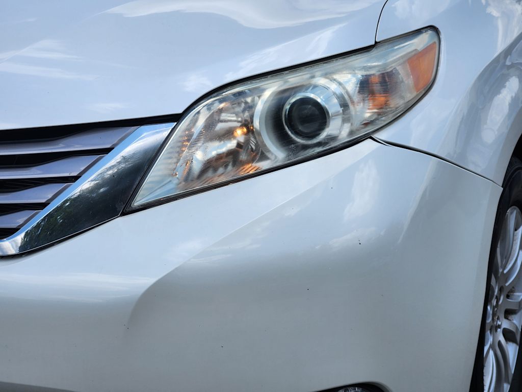 Thumbnail: 2016 Toyota Sienna - 19