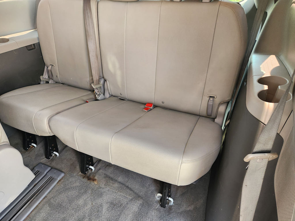 Thumbnail: 2016 Toyota Sienna - 34