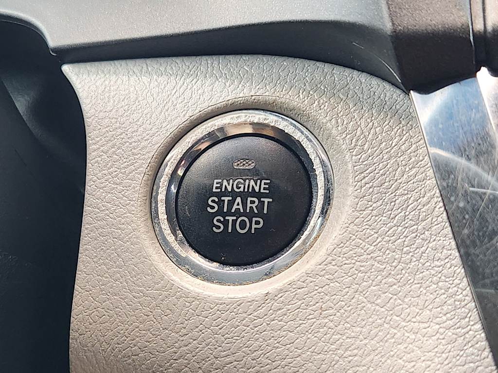 Thumbnail: 2016 Toyota Sienna - 26
