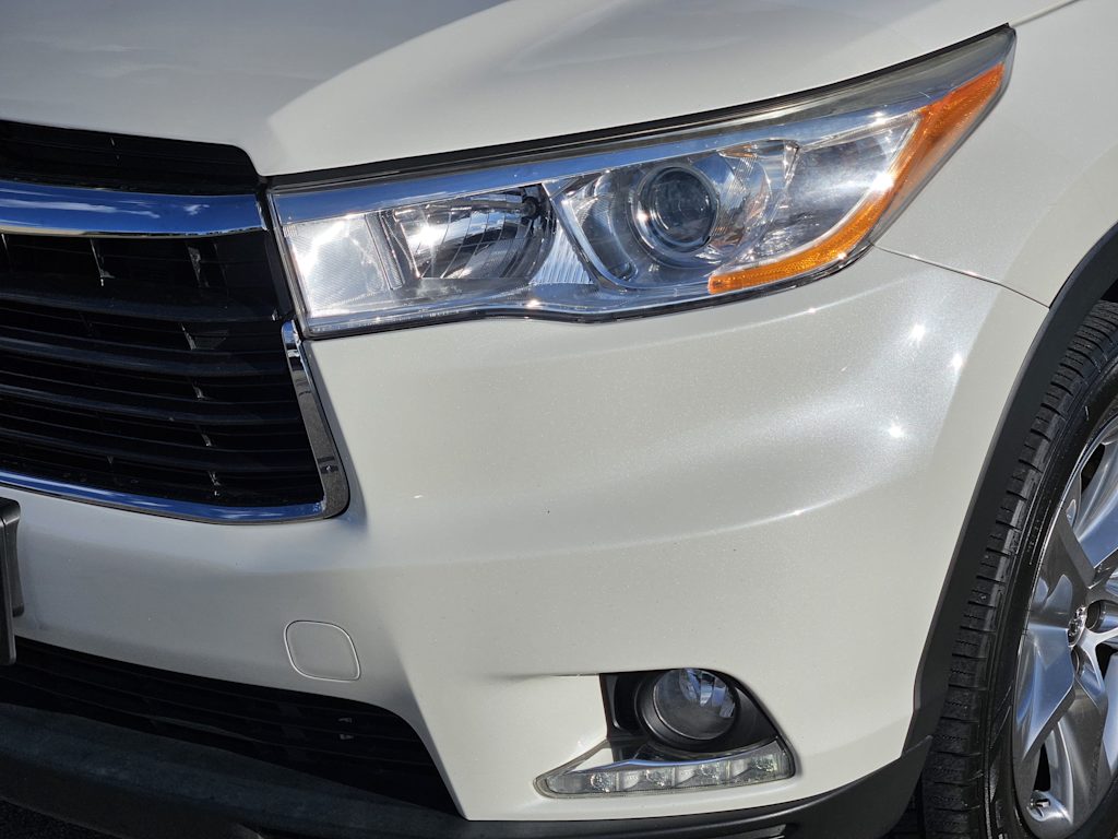 Thumbnail: 2016 Toyota Highlander - 20