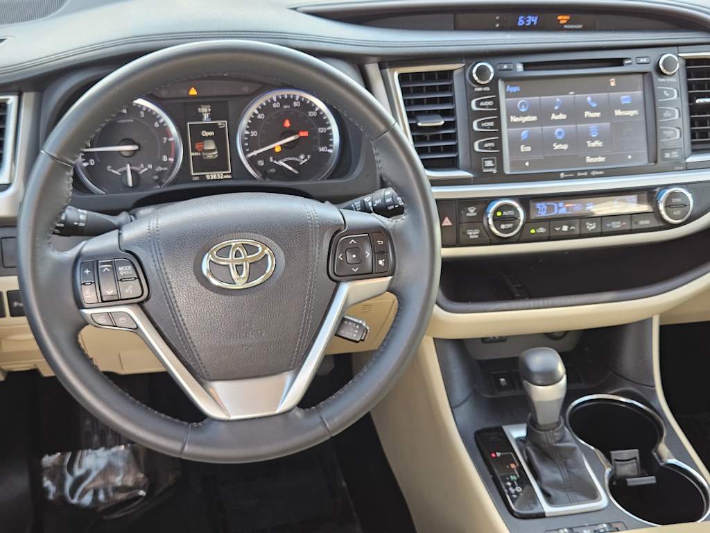 Thumbnail: 2016 Toyota Highlander - 12