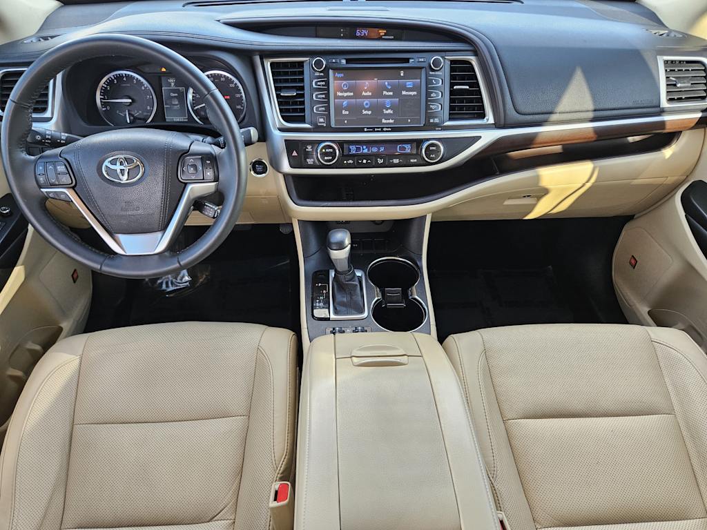 Thumbnail: 2016 Toyota Highlander - 8