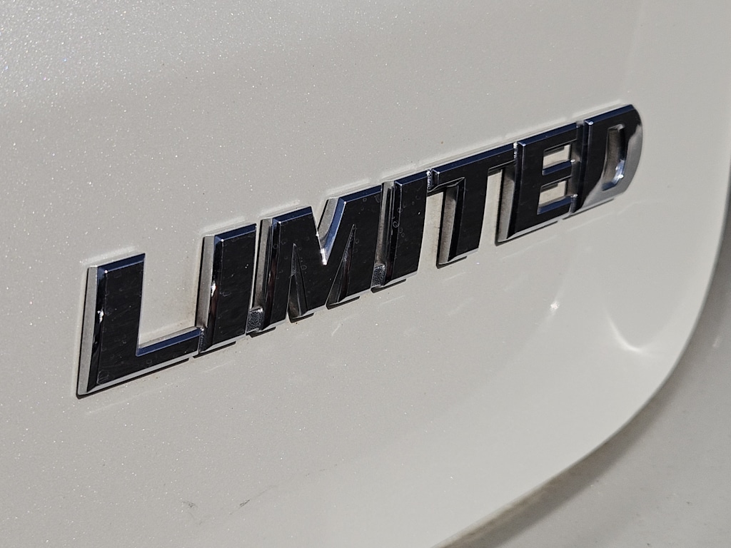 Thumbnail: 2016 Toyota Highlander - 23
