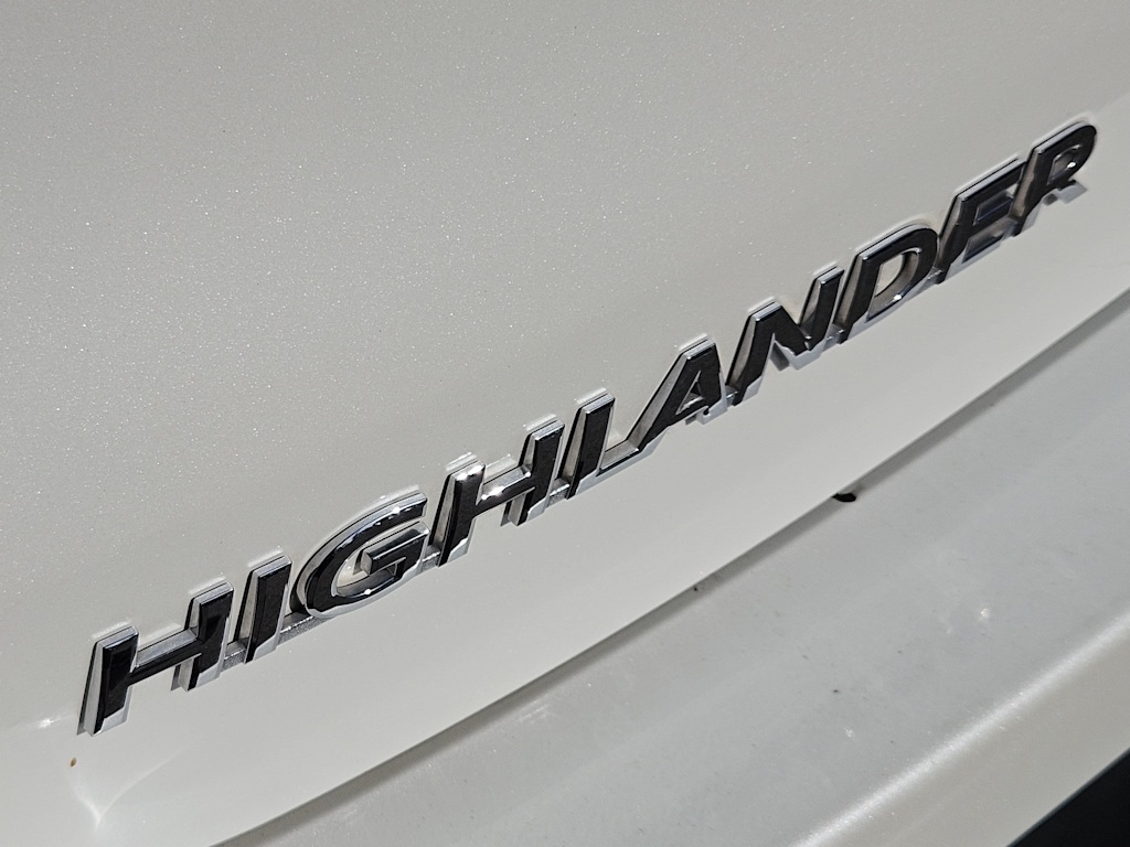 Thumbnail: 2016 Toyota Highlander - 5