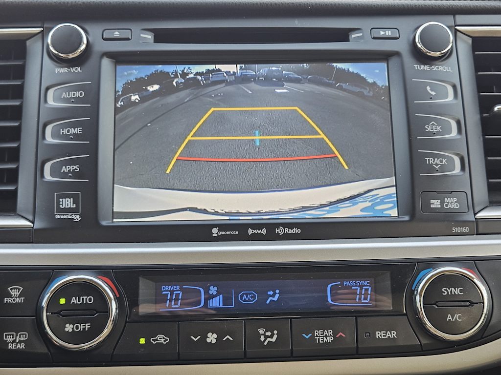 Thumbnail: 2016 Toyota Highlander - 25