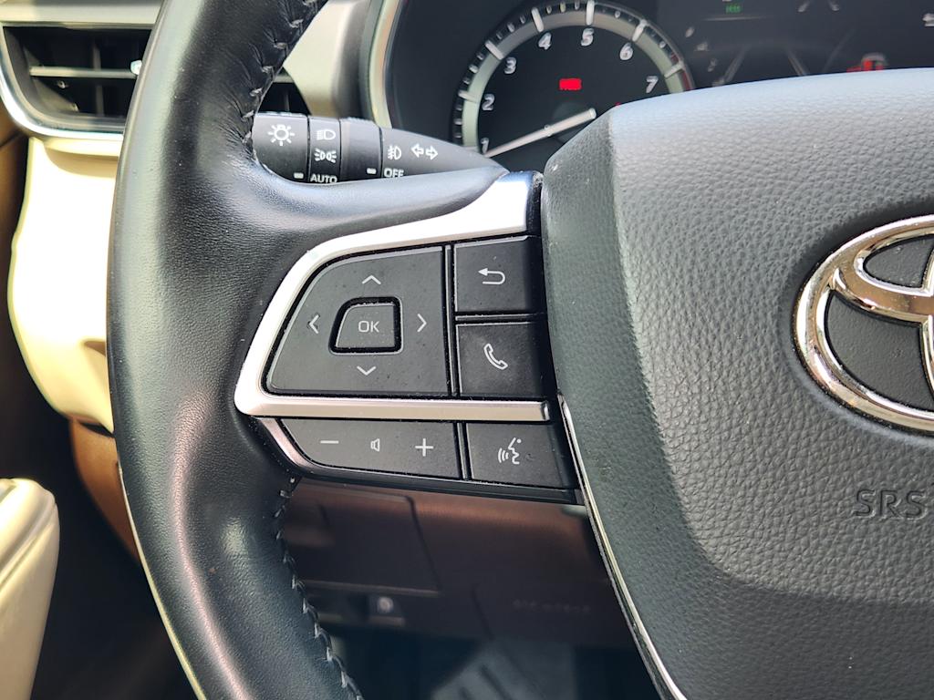Thumbnail: 2021 Toyota Highlander - 30