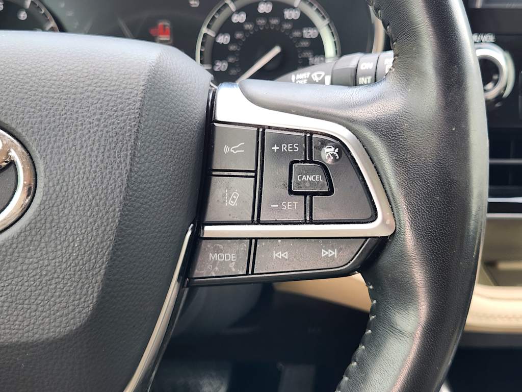 Thumbnail: 2021 Toyota Highlander - 31