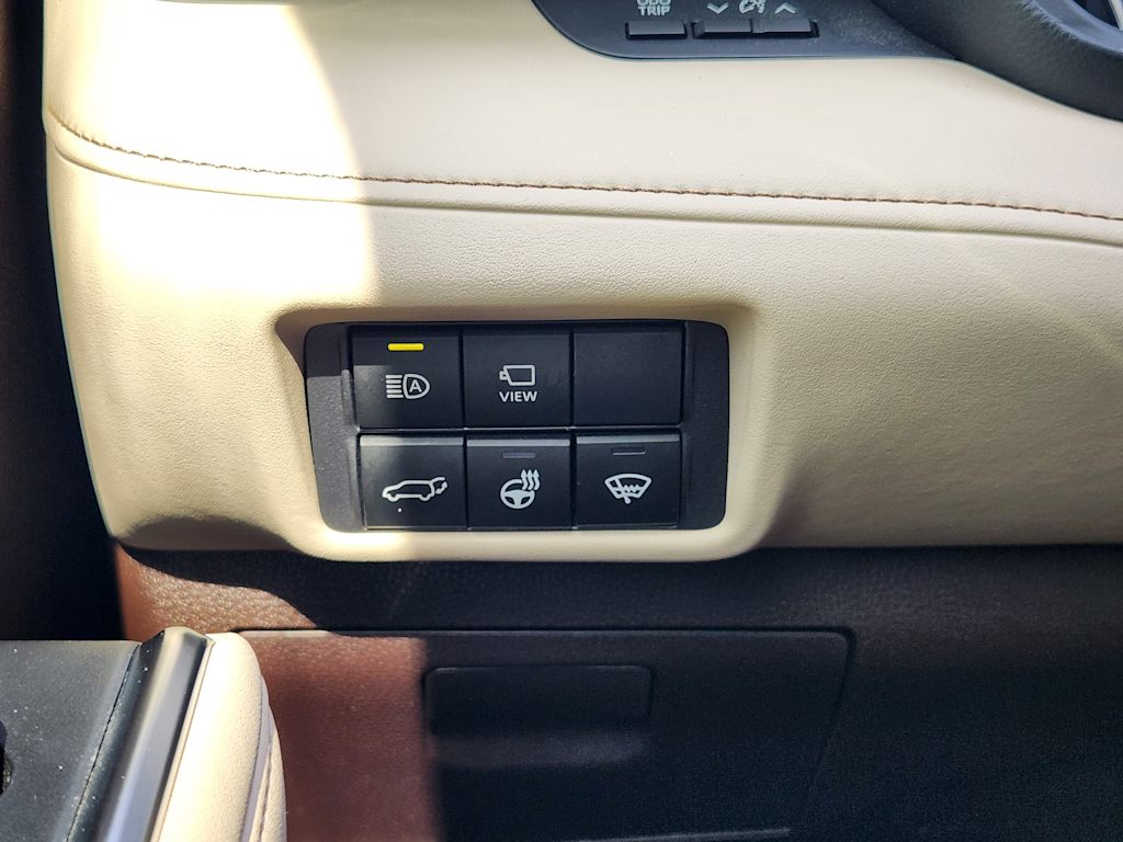 Thumbnail: 2021 Toyota Highlander - 26