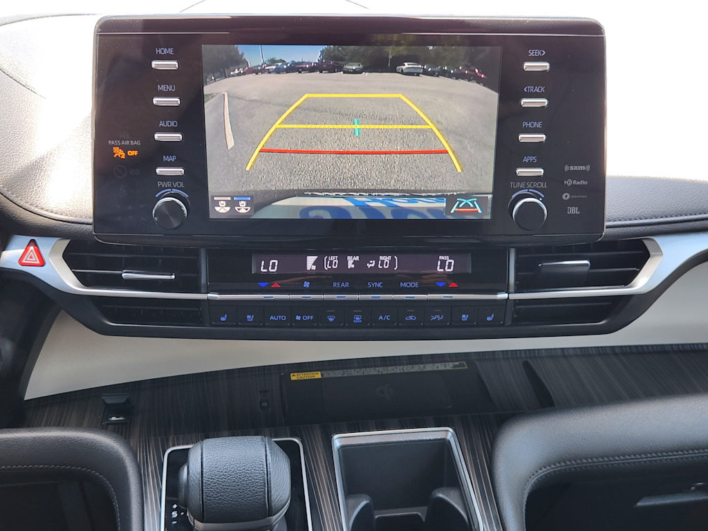 Thumbnail: 2021 Toyota Sienna - 25