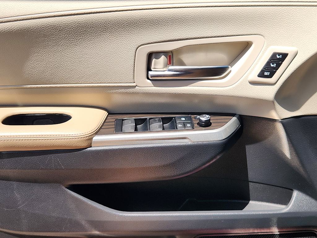 Thumbnail: 2021 Toyota Sienna - 29