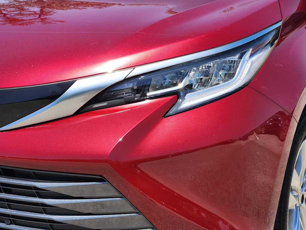 Thumbnail: 2021 Toyota Sienna - 21