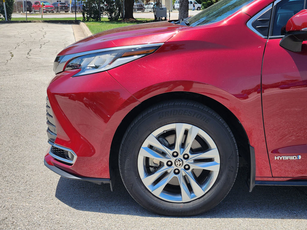 Thumbnail: 2021 Toyota Sienna - 6