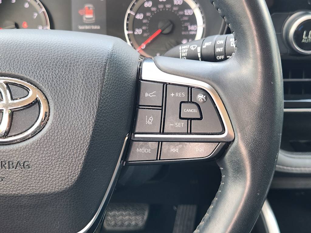 Thumbnail: 2021 Toyota Highlander - 29