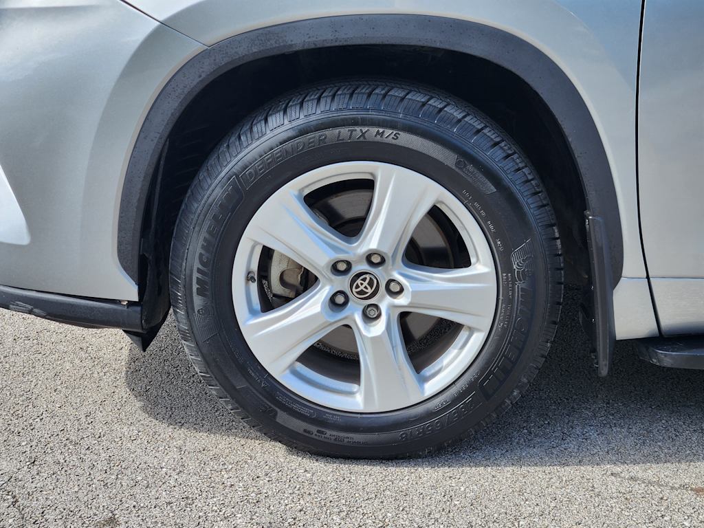 Thumbnail: 2021 Toyota Highlander - 20