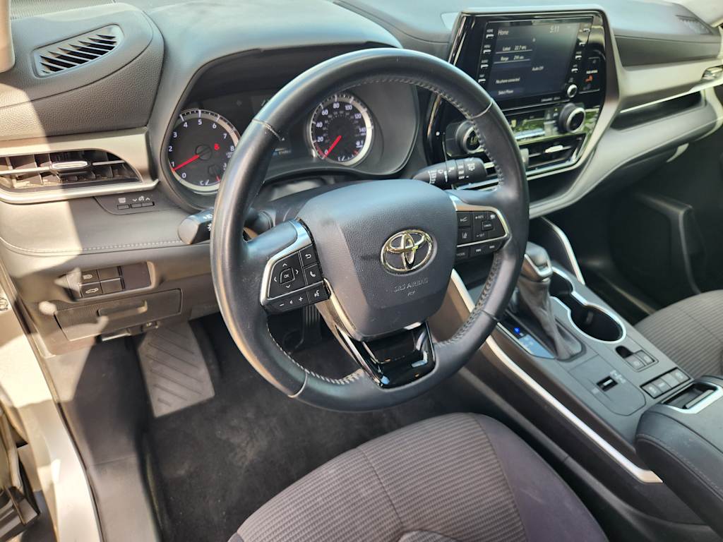 Thumbnail: 2021 Toyota Highlander - 2
