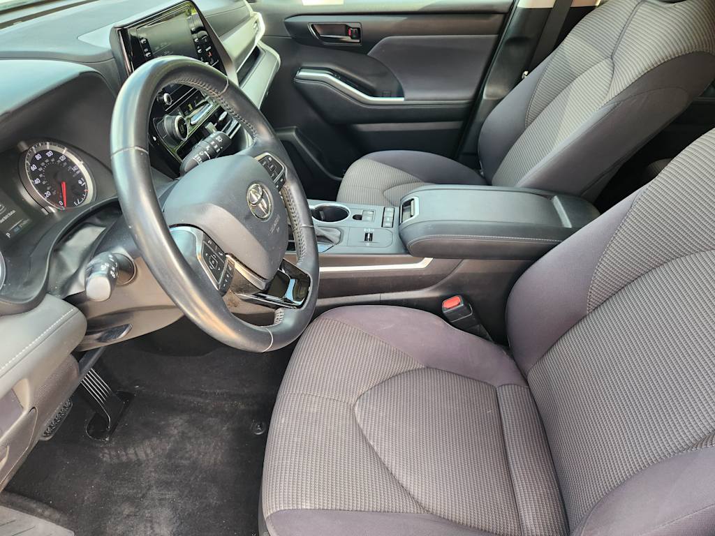Thumbnail: 2021 Toyota Highlander - 8