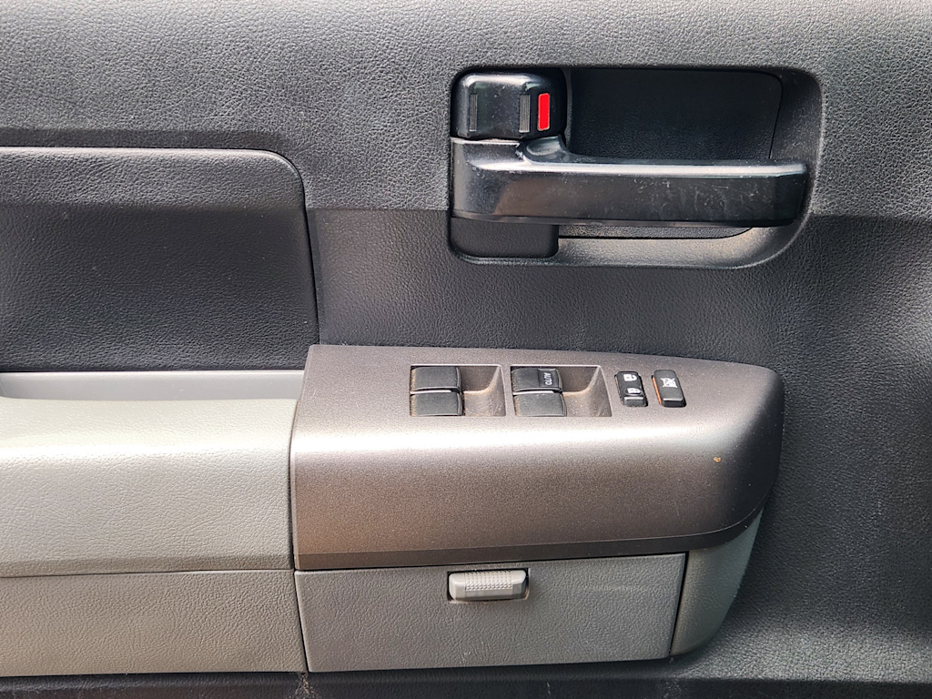 Thumbnail: 2013 Toyota Tundra - 28
