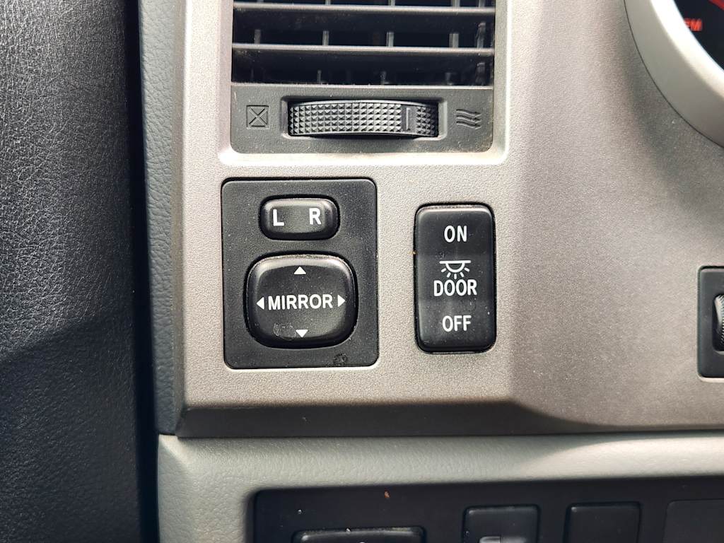 Thumbnail: 2013 Toyota Tundra - 27