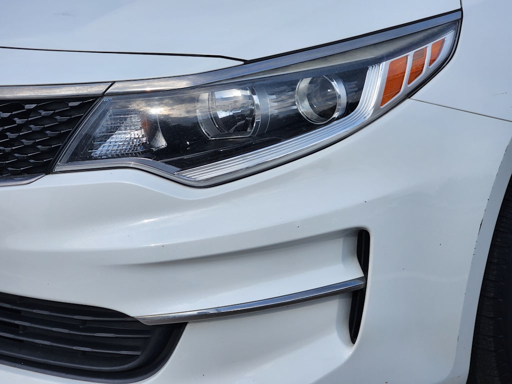 Thumbnail: 2017 Kia Optima - 21