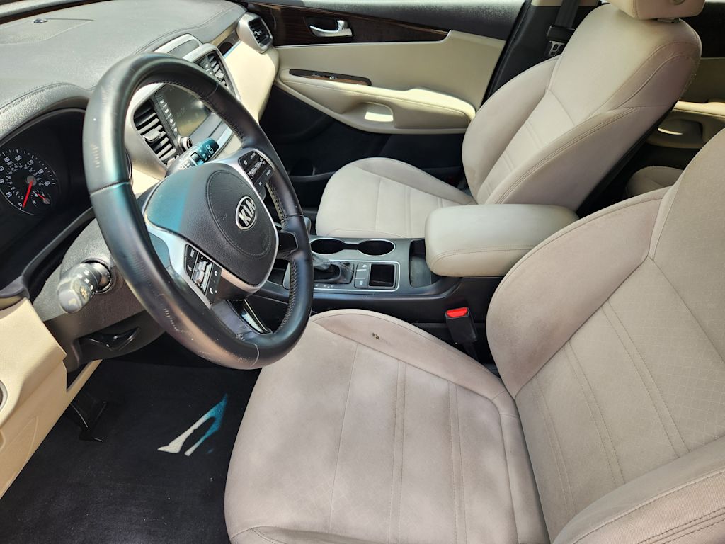 Thumbnail: 2020 Kia Sorento - 9