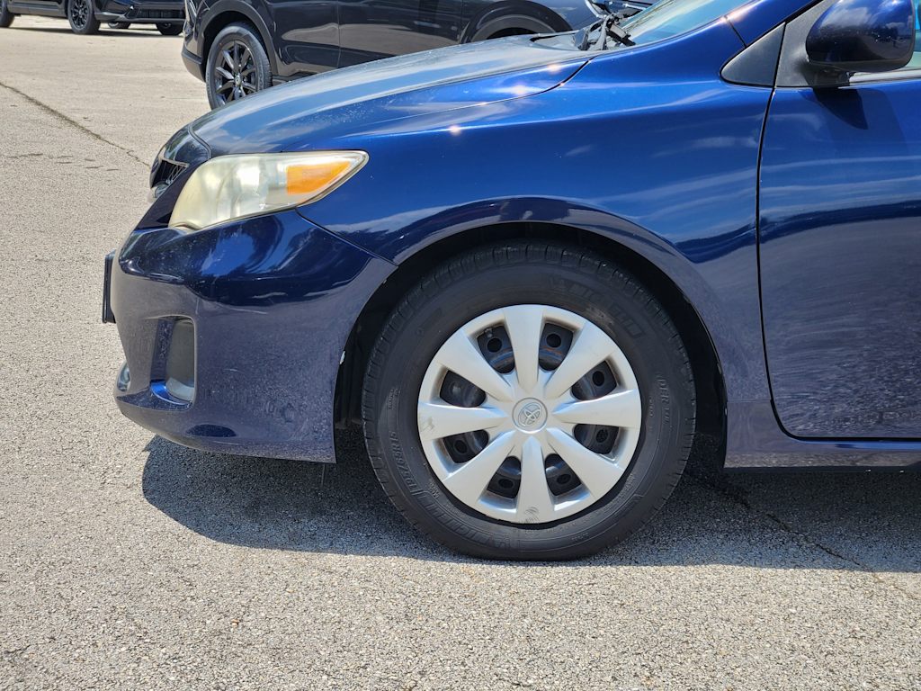 Thumbnail: 2013 Toyota Corolla - 6
