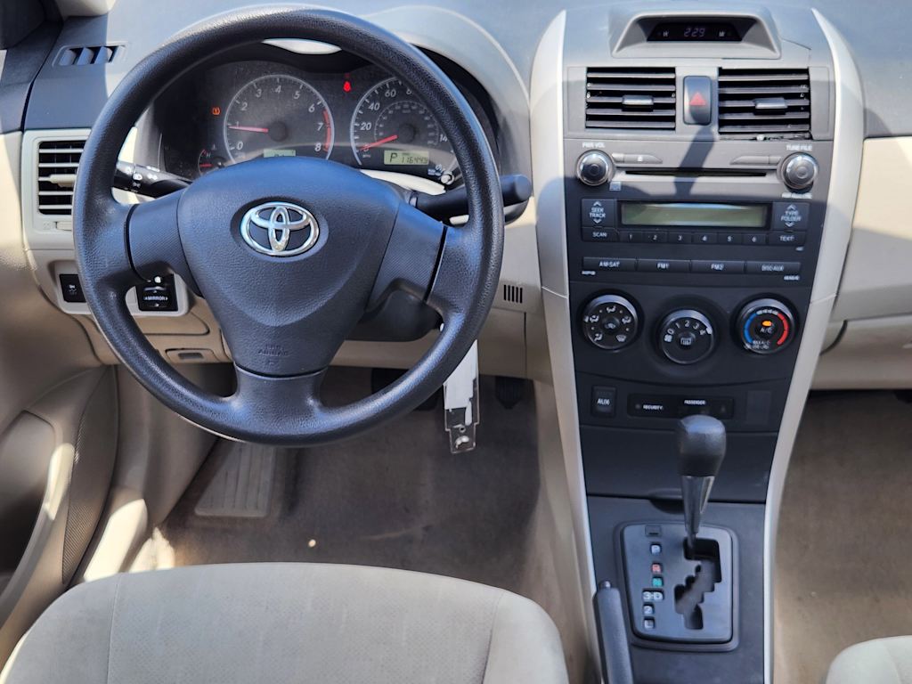 Thumbnail: 2013 Toyota Corolla - 11