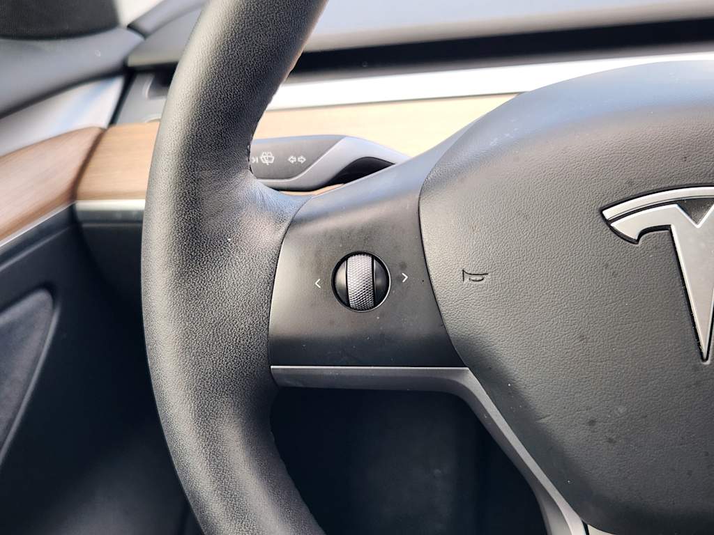 Thumbnail: 2023 Tesla Model 3 - 28