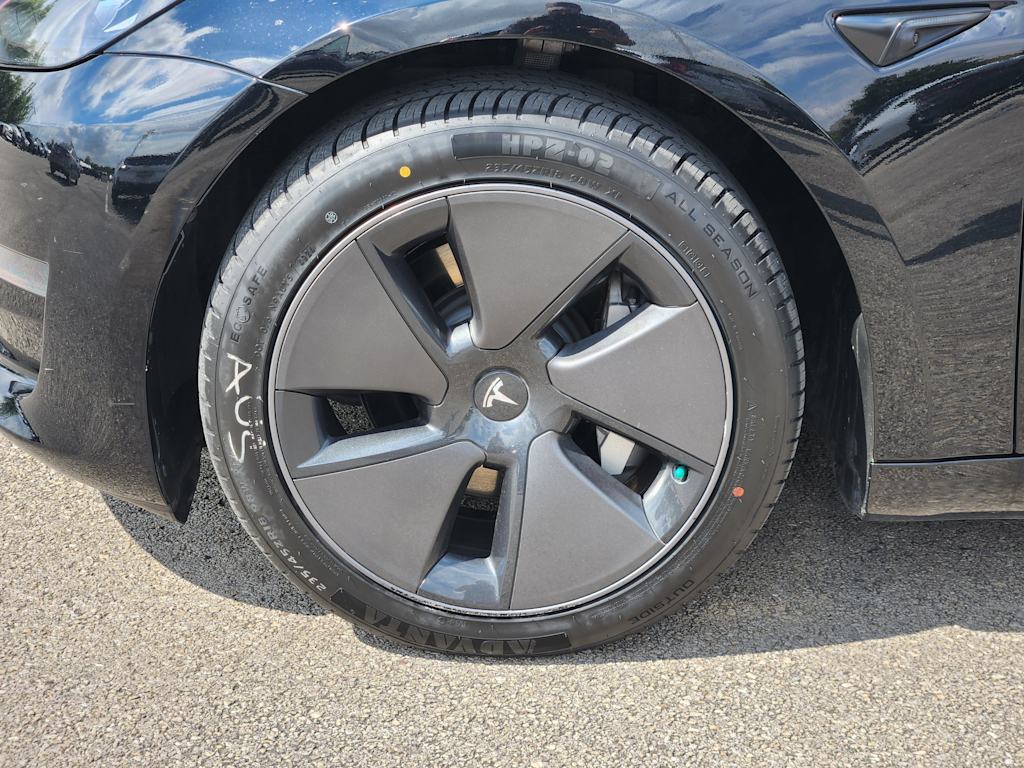 Thumbnail: 2023 Tesla Model 3 - 19