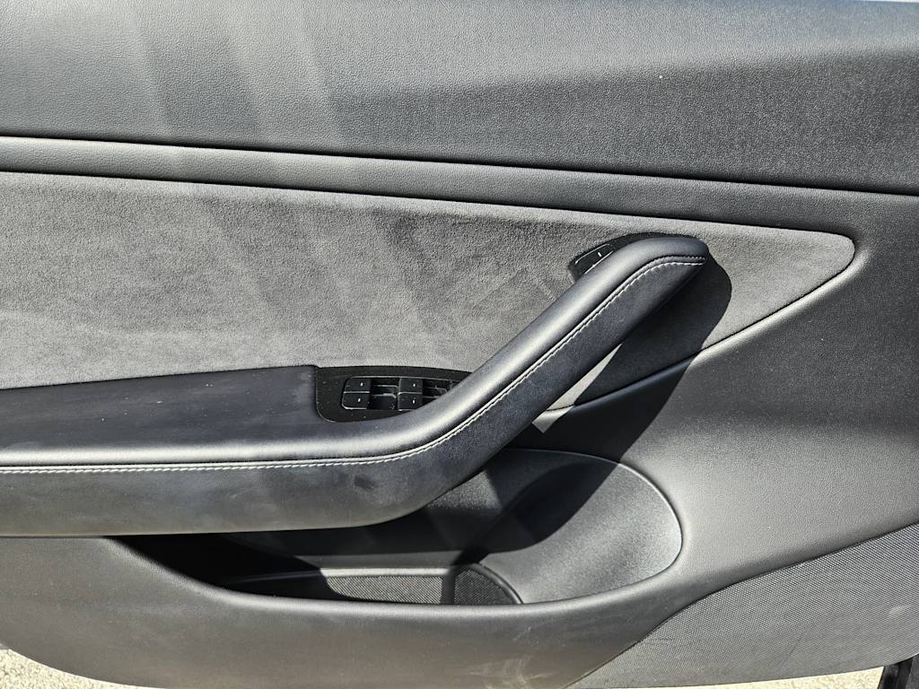 Thumbnail: 2018 Tesla Model 3 - 24