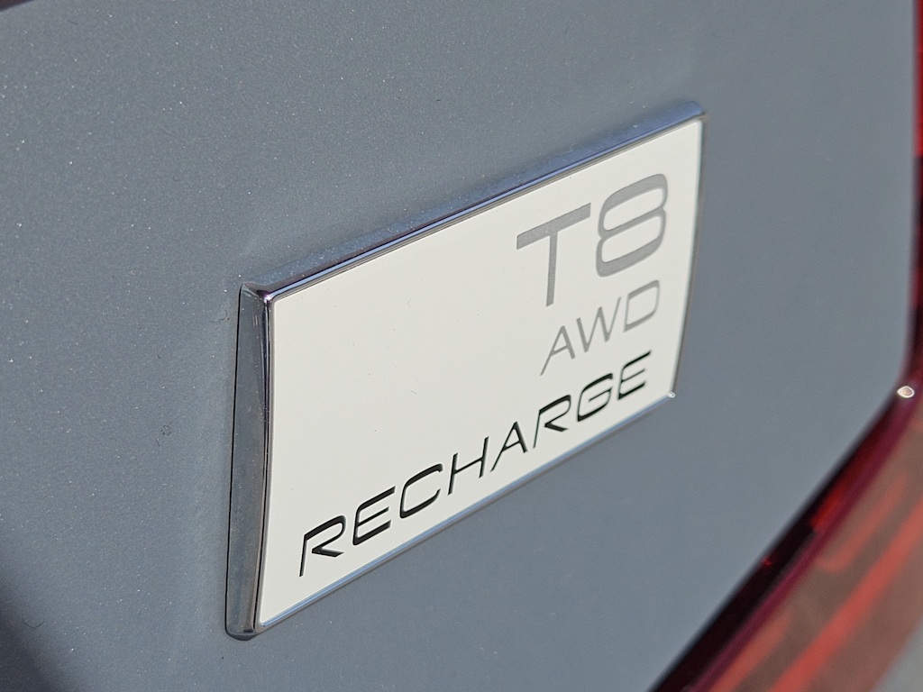 Thumbnail: 2023 Volvo S60 - 23