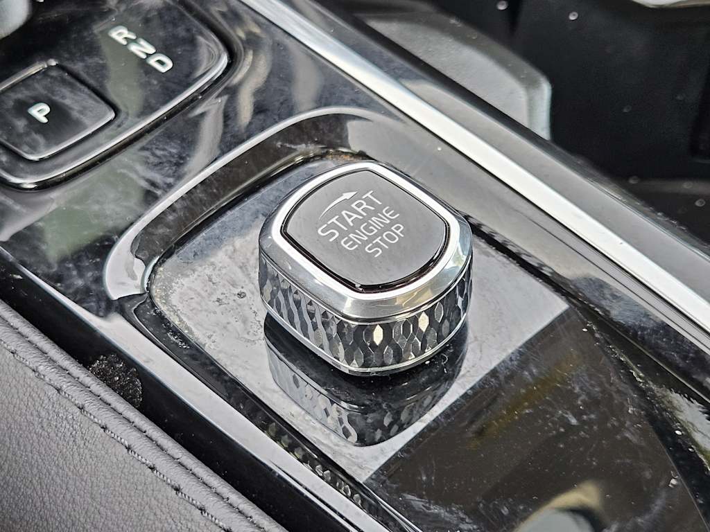 Thumbnail: 2023 Volvo S60 - 27