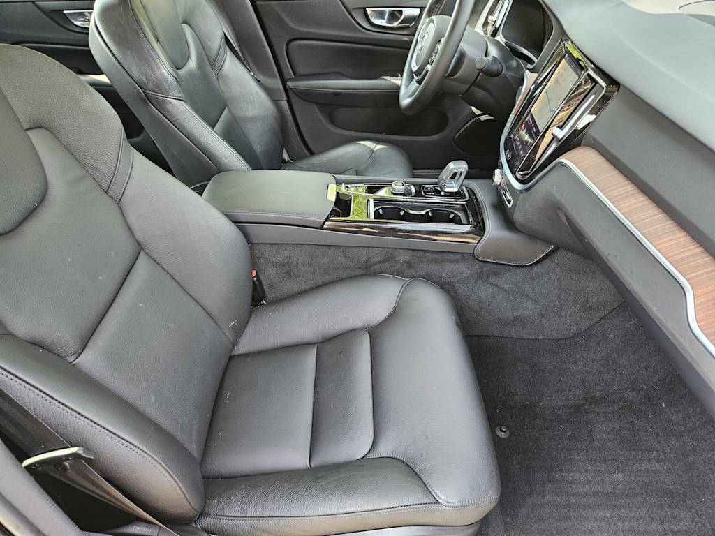 Thumbnail: 2023 Volvo S60 - 10